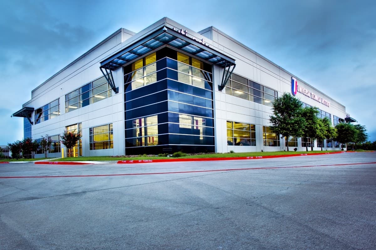 Universal Technical Institute-Dallas Fort Worth campus